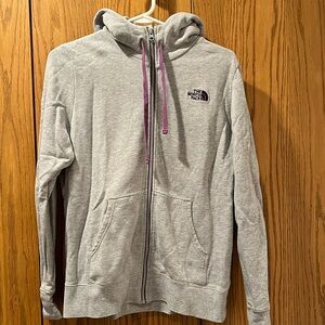 North Face women’s sweatshirt. Size medium in great condition!